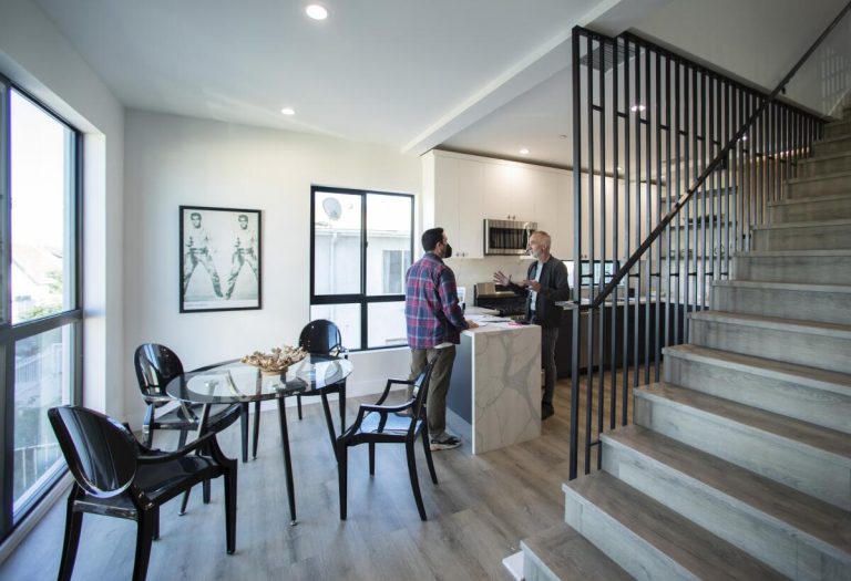 Fixed vs Adjustable-Rate Mortgages: Which One Is Right for You?