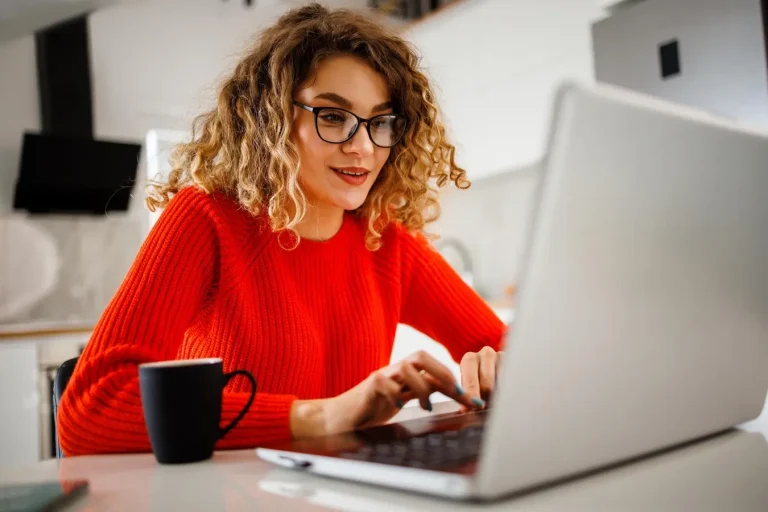 How to Start a $4,000/Month Remote Career Without a Degree