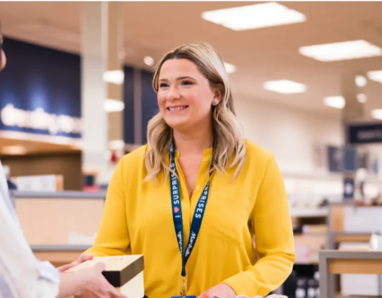 Canada Retail Store Associate – Full Training | Visa Sponsorship for Foreign Workers