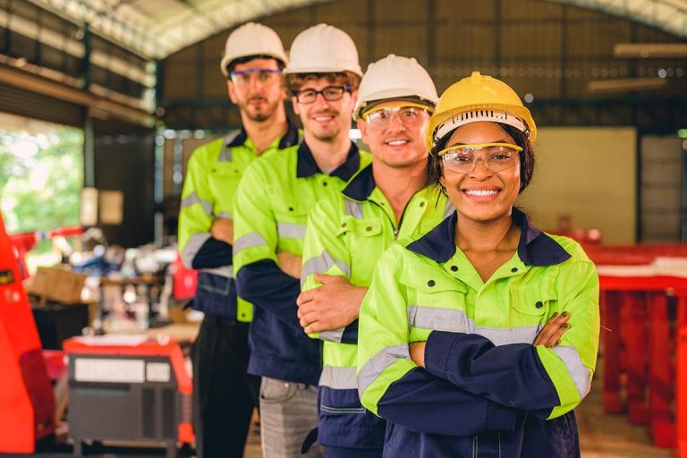 Pack Your Bags! New Zealand Wants Construction Workers – Free Training + Work Visa